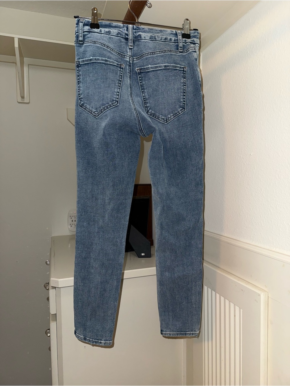 Express Cropped Skinny Mid Rise Jean - Picture 2 of 4